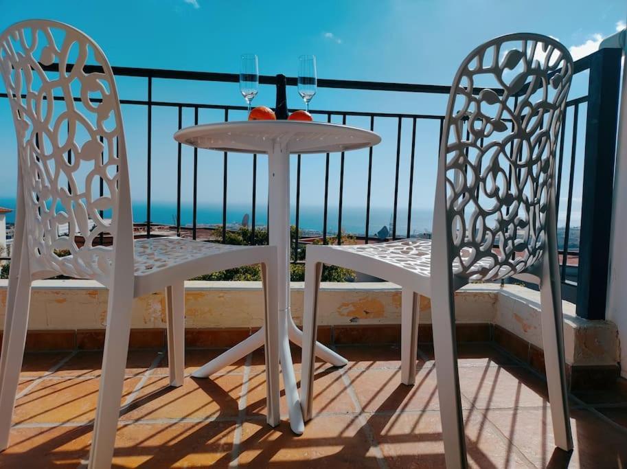 Private Pool 'Villa Vibe Tenerife' Sunset & Ocean View Chayofa Bagian luar foto