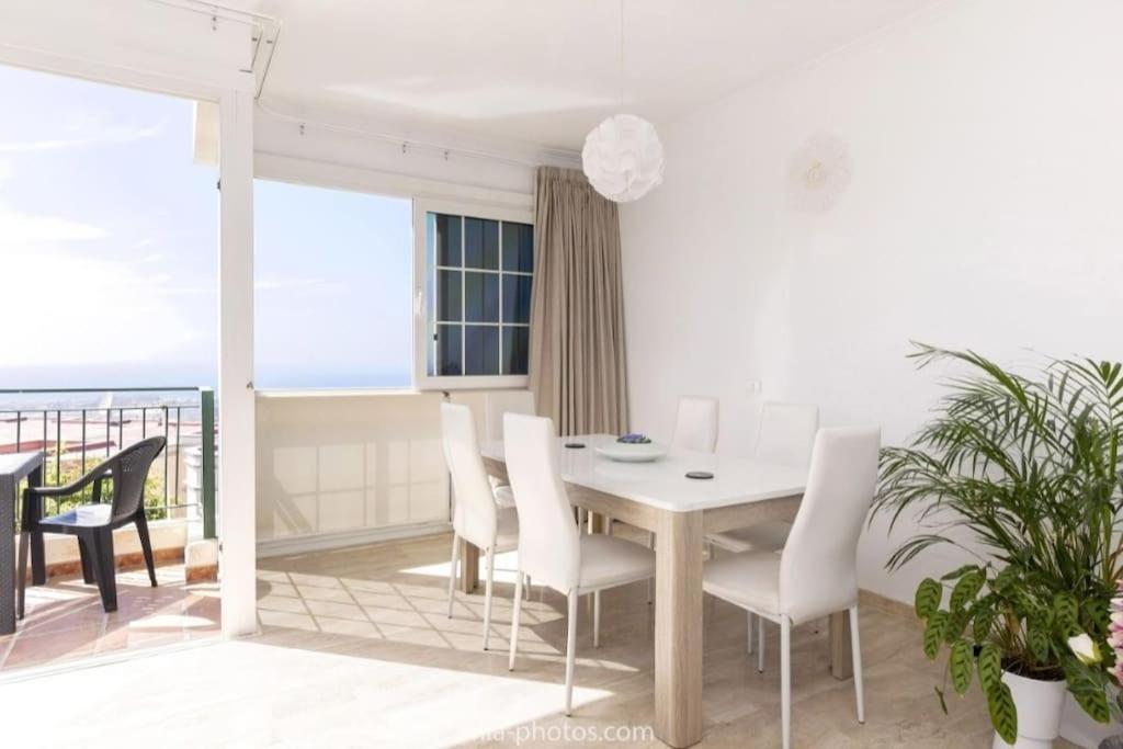 Private Pool 'Villa Vibe Tenerife' Sunset & Ocean View Chayofa Bagian luar foto