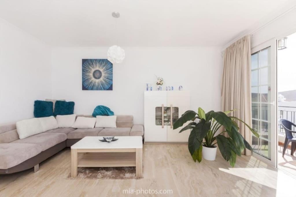 Private Pool 'Villa Vibe Tenerife' Sunset & Ocean View Chayofa Bagian luar foto