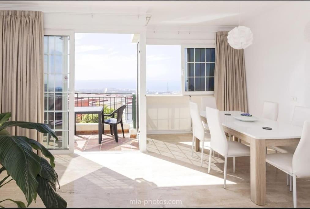 Private Pool 'Villa Vibe Tenerife' Sunset & Ocean View Chayofa Bagian luar foto