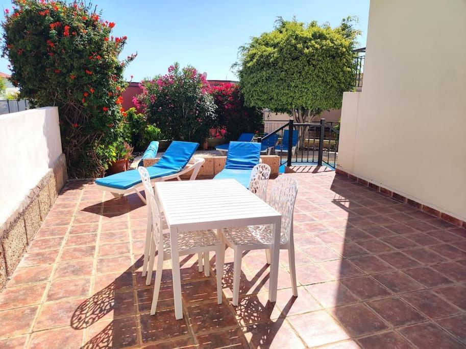 Private Pool 'Villa Vibe Tenerife' Sunset & Ocean View Chayofa Bagian luar foto