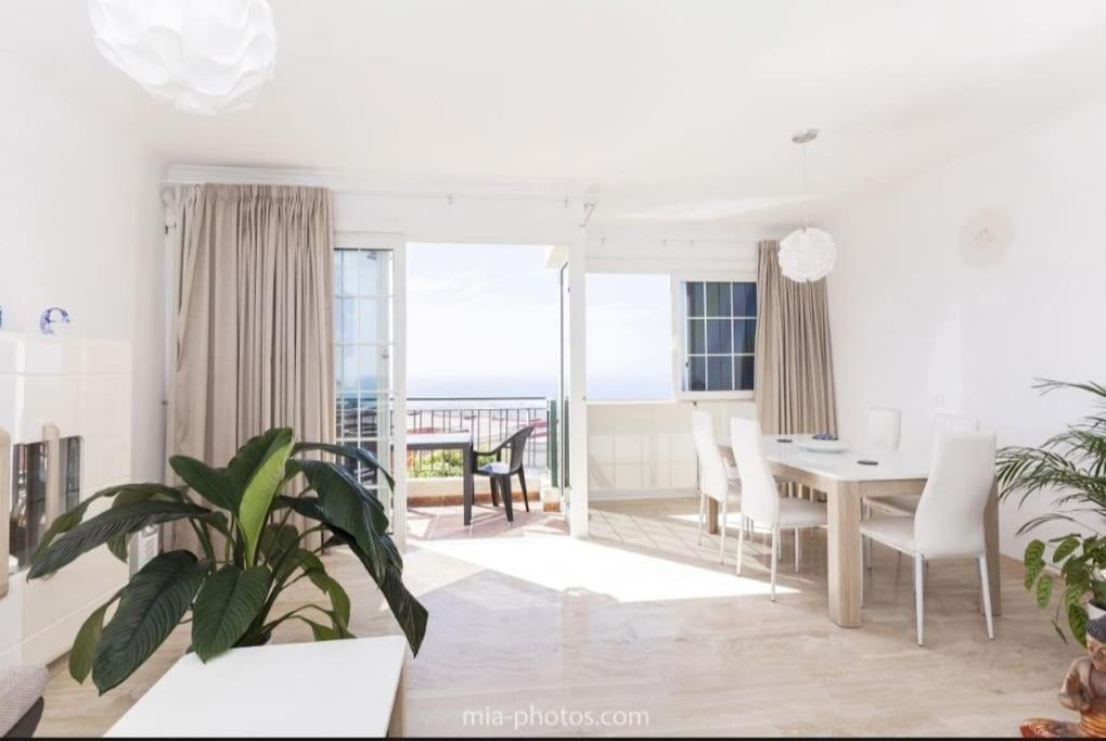 Private Pool 'Villa Vibe Tenerife' Sunset & Ocean View Chayofa Bagian luar foto