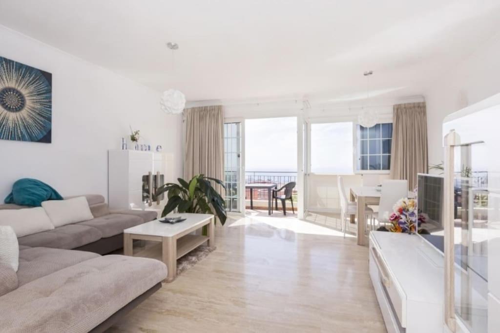 Private Pool 'Villa Vibe Tenerife' Sunset & Ocean View Chayofa Bagian luar foto